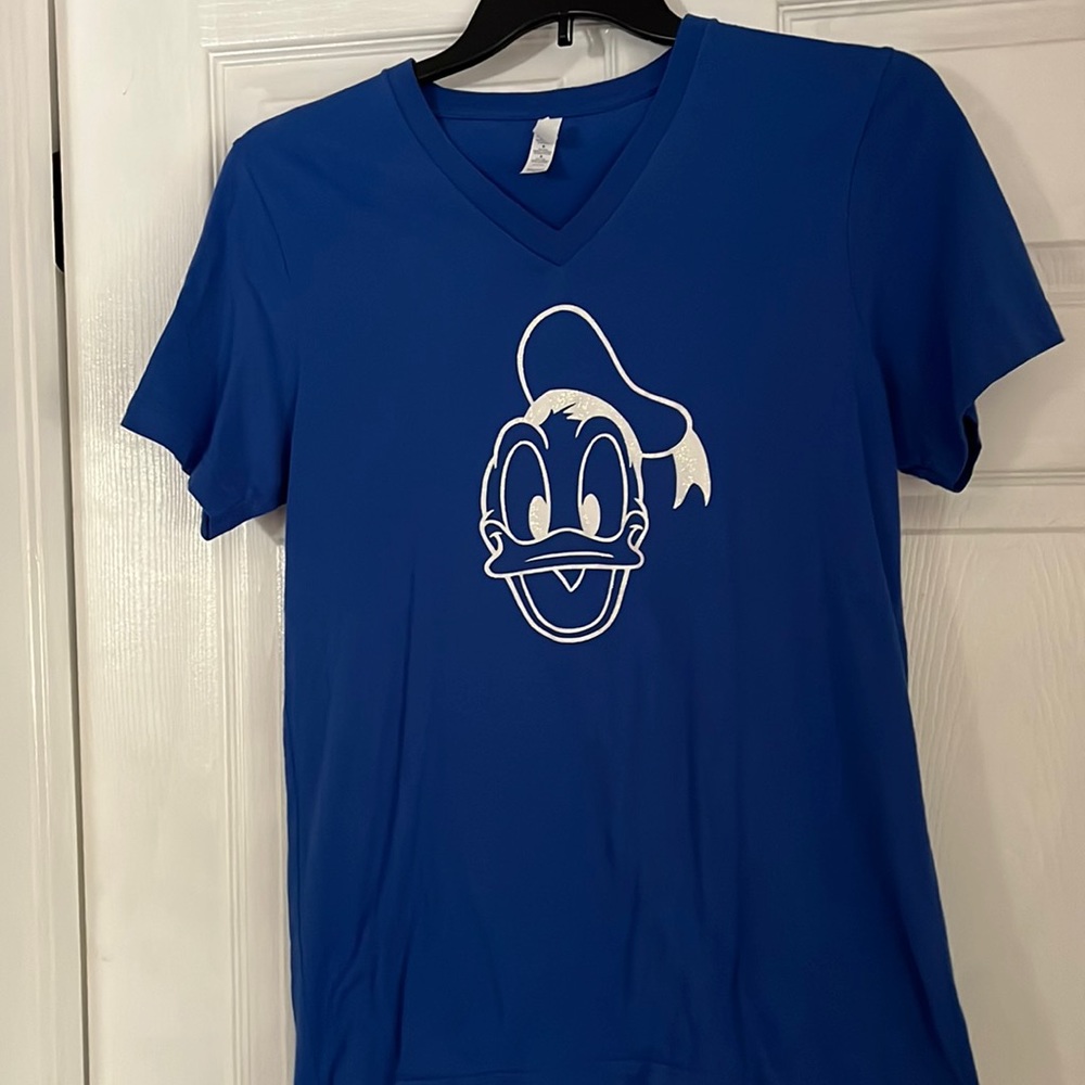 Custom made with cricut and vinyl, Donald Duck design